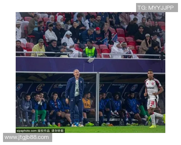 去年备受瞩目的足球明星们盘点与他们的辉煌时刻回顾